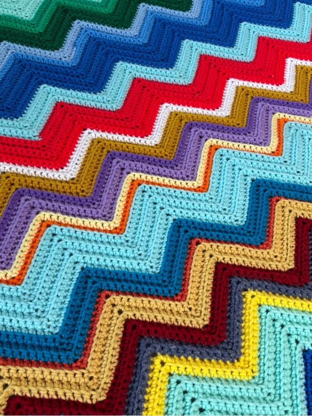Vintage MCM 1970s Rainbow ZigZag Chevron Afghan Granny Core Blanket Throw 72x52”